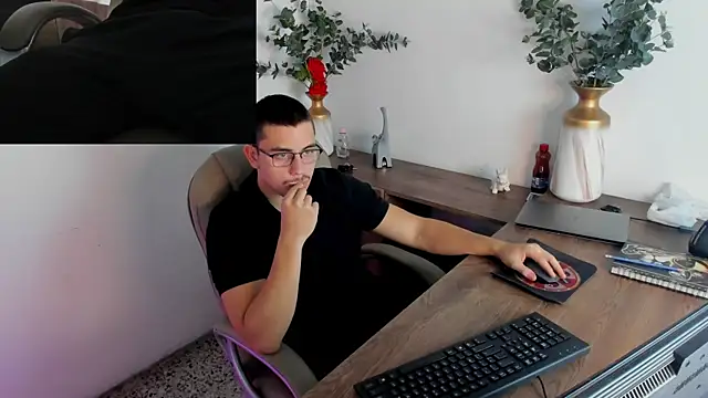 Snapshot of Jay_Grip chatting on 02-16-26, 07:43 Jay Grip online show from 02-16-26, 07:43