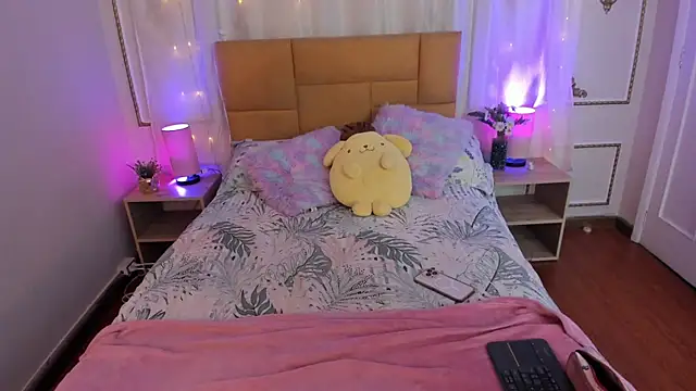 Snapshot of Jenifer_James chatting on 02-12-26, 12:05 Jenifer James online show from 02-12-26, 12:05