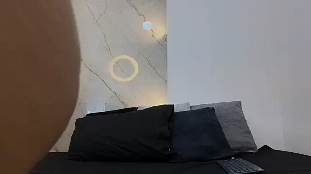 Snapshot of Laura_Miller1 chatting on 02-18-26, 08:49 Laura Miller1 online show from 02-18-26, 08:49