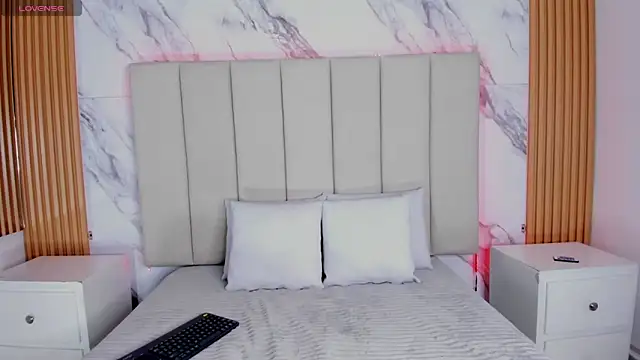 emily nova  online show from 02-04-26, 12:00