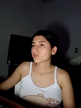 Snapshot of honeyhotgirl19 chatting on 03-01-26, 04:47 honeyhotgirl19 online show from 03-01-26, 04:47