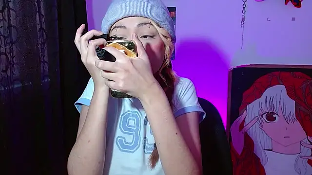 kittymiauu444 online show from 04-15-26, 12:23