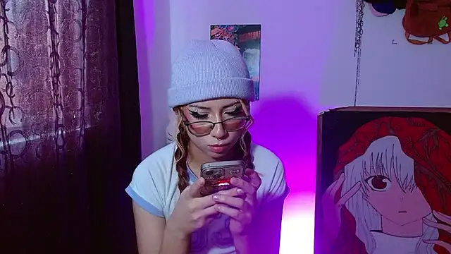 kittymiauu444 online show from 04-15-26, 07:58