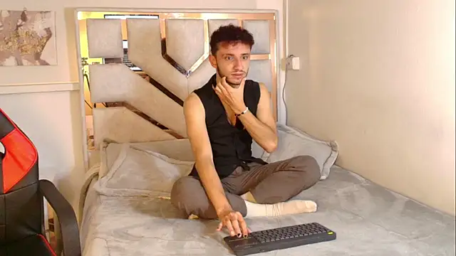 Curlystartt online show from 01-15-26, 01:26