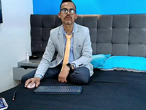 Oswalldo   online show from 04-06-26, 11:44