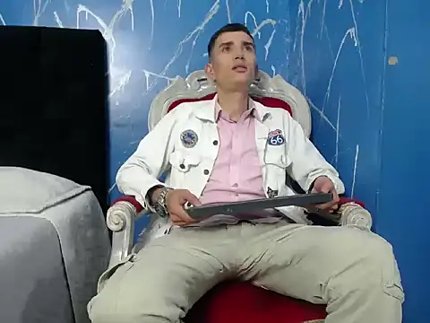 Iam Smith  online show from 02-10-26, 03:32