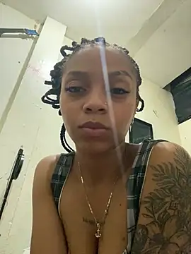 Snapshot of Meriida chatting on 03-20-26, 04:06 Meriida online show from 03-20-26, 04:06