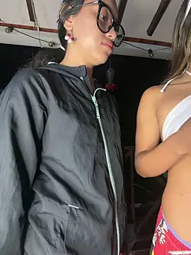 Snapshot of l0lita_emi chatting on 04-12-26, 08:19 l0lita emi online show from 04-12-26, 08:19