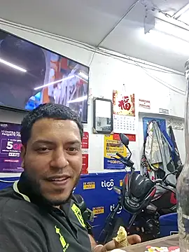 Snapshot of mago_vive chatting on 02-16-26, 06:09 mago vive online show from 02-16-26, 06:09