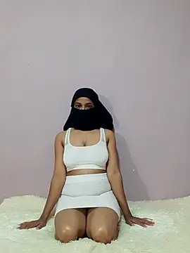 Snapshot of cutehotwife chatting on 02-13-26, 07:37 cutehotwife online show from 02-13-26, 07:37