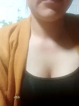 Snapshot of jjennyyy chatting on 05-18-26, 01:06 jjennyyy online show from 05-18-26, 01:06