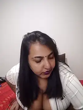 Snapshot of IndianBearxx chatting on 06-04-26, 06:14 IndianBearxx online show from 06-04-26, 06:14