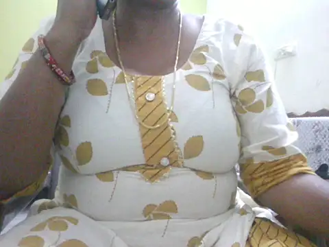 Snapshot of mohini_bhabhi chatting on 06-15-26, 11:34 mohini bhabhi online show from 06-15-26, 11:34
