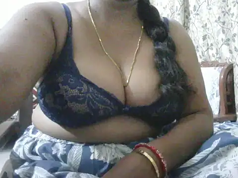 Snapshot of mohini_bhabhi chatting on 07-28-26, 04:39 mohini bhabhi online show from 07-28-26, 04:39