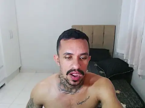 lipegonzalezz online show from 02-18-26, 01:07