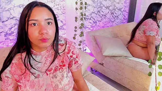 Snapshot of soffi_joness23 chatting on 01-13-26, 12:21 soffi joness23 online show from 01-13-26, 12:21