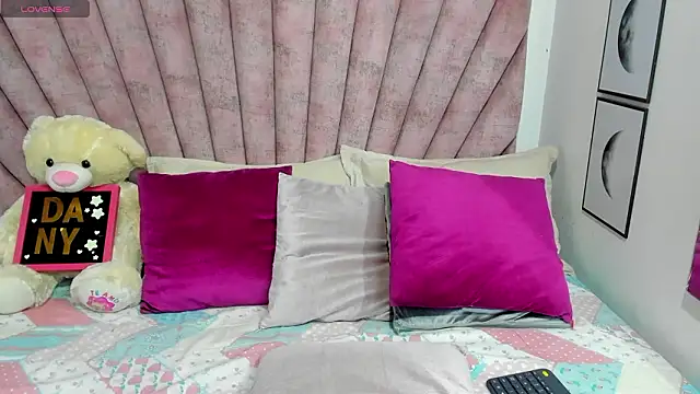 danibellucii  online show from 03-07-26, 03:03