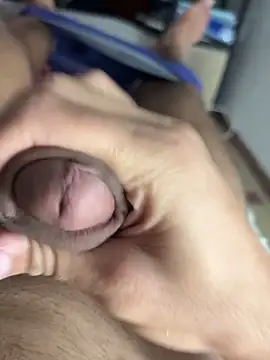 Snapshot of aminebigdick chatting on 02-12-26, 01:00 aminebigdick online show from 02-12-26, 01:00