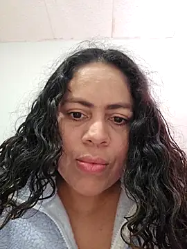 Snapshot of _Zhamira chatting on 02-06-26, 03:59 Zhamira online show from 02-06-26, 03:59