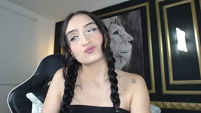 emma hiltonn  online show from 02-11-26, 02:27