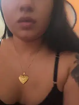 Snapshot of cristal-123 chatting on 02-16-26, 09:44 cristal-123 online show from 02-16-26, 09:44