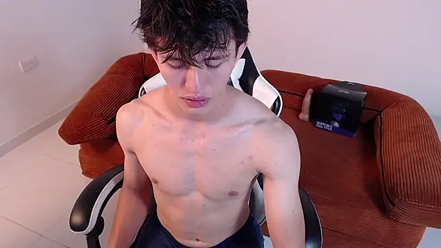 Snapshot of DarrenColleen chatting on 02-07-26, 02:04 DarrenColleen online show from 02-07-26, 02:04