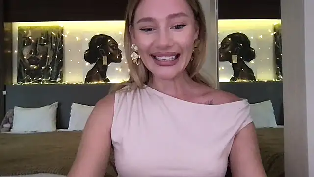 Snapshot of Stella_muse chatting on 02-09-26, 05:00 Stella muse online show from 02-09-26, 05:00