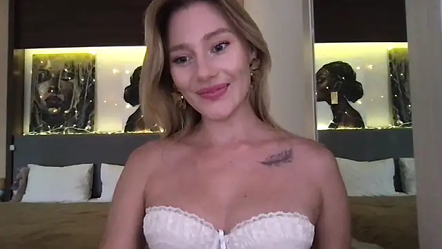 Snapshot of Stella_muse chatting on 02-13-26, 03:46 Stella muse online show from 02-13-26, 03:46