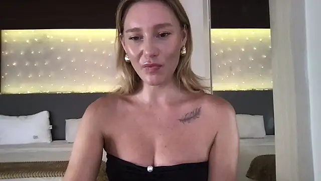 Snapshot of Stella_muse chatting on 03-18-26, 04:59 Stella muse online show from 03-18-26, 04:59