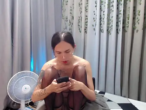 LOVELYMAYUMIE online show from 12-14-24, 06:09