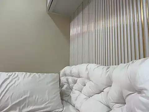 Snapshot of hyacinth30 chatting on 02-04-26, 02:06 hyacinth30 online show from 02-04-26, 02:06