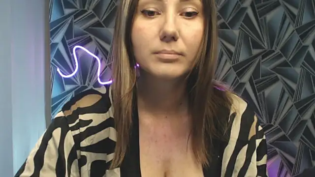 NikkiKiss    online show from 05-15-26, 12:28