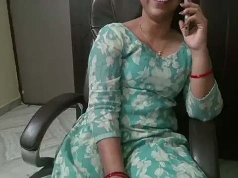 Snapshot of Adaa7 chatting on 04-19-26, 08:24 Adaa7 online show from 04-19-26, 08:24