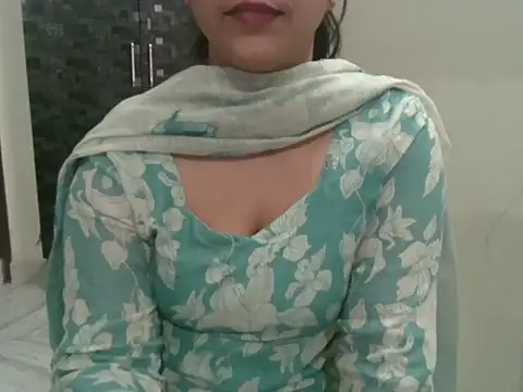 Snapshot of Adaa7 chatting on 05-08-26, 09:58 Adaa7 online show from 05-08-26, 09:58