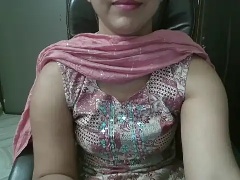 Snapshot of Adaa7 chatting on 05-14-26, 03:19 Adaa7 online show from 05-14-26, 03:19