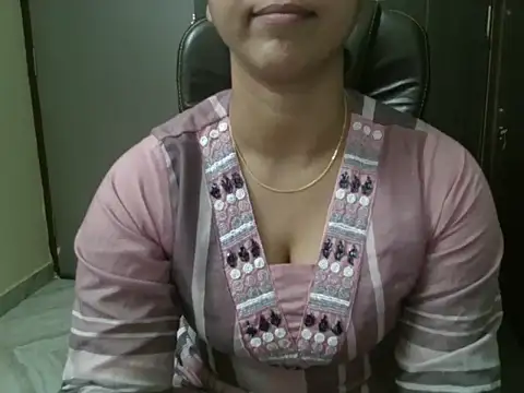 Snapshot of Adaa7 chatting on 05-15-26, 09:05 Adaa7 online show from 05-15-26, 09:05