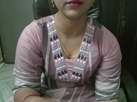 Snapshot of Adaa7 chatting on 05-21-26, 05:20 Adaa7 online show from 05-21-26, 05:20