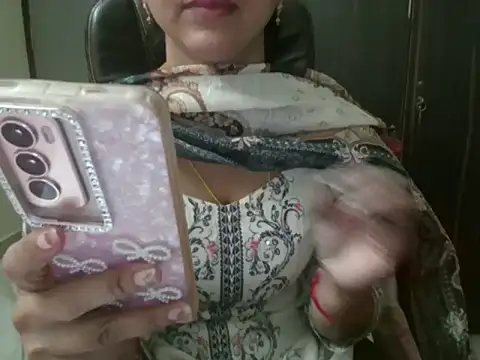 Snapshot of Adaa7 chatting on 05-23-26, 06:12 Adaa7 online show from 05-23-26, 06:12