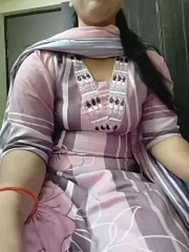 Snapshot of Adaa7 chatting on 06-05-26, 05:18 Adaa7 online show from 06-05-26, 05:18