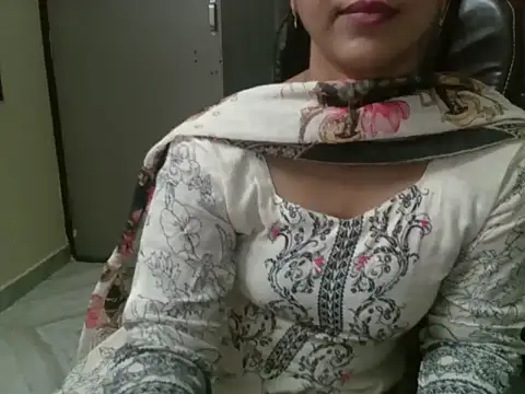 Snapshot of Adaa7 chatting on 06-30-26, 05:25 Adaa7 online show from 06-30-26, 05:25