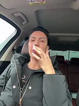 Snapshot of Missolevelvet chatting on 01-19-26, 01:26 Missolevelvet online show from 01-19-26, 01:26