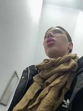 Snapshot of Missolevelvet chatting on 02-15-26, 06:54 Missolevelvet online show from 02-15-26, 06:54