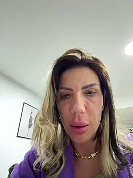 Snapshot of Missolevelvet chatting on 02-21-26, 10:44 Missolevelvet online show from 02-21-26, 10:44