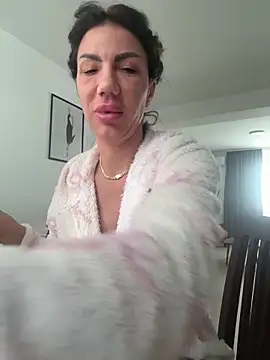 Snapshot of Missolevelvet chatting on 02-23-26, 07:28 Missolevelvet online show from 02-23-26, 07:28