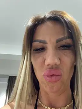 Snapshot of Missolevelvet chatting on 03-02-26, 08:04 Missolevelvet online show from 03-02-26, 08:04