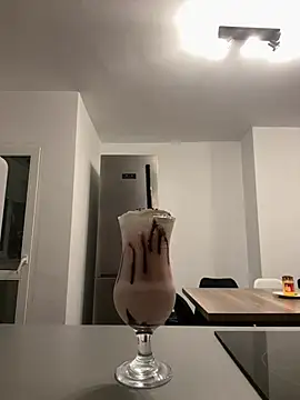 Missolevelvet online show from 04-13-26, 06:24