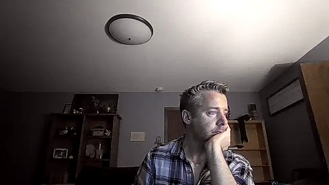 chrisw8140 online show from 03-17-26, 05:55