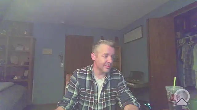 chrisw8140 online show from 04-03-26, 05:38