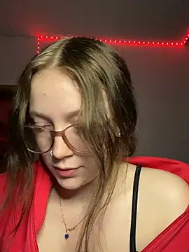 Snapshot of YoungLisaa18 chatting on 03-02-26, 08:04 YoungLisaa18 online show from 03-02-26, 08:04