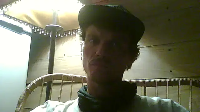 Snapshot of HungandHynotic chatting on 02-23-26, 09:01 HungandHynotic online show from 02-23-26, 09:01